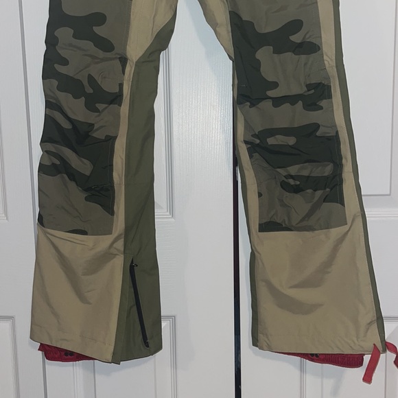 Burton snow pants - Picture 3 of 8